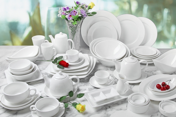 Alat makan Sunnex White Porcelain